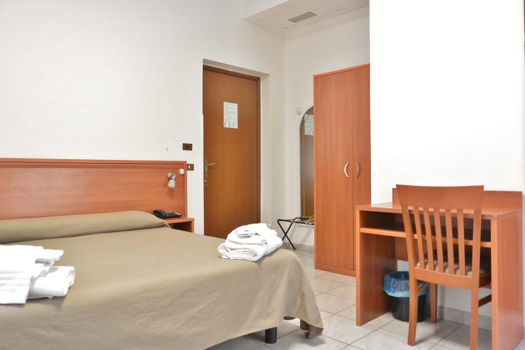 Hotel Trentina Milaan Buitenkant foto